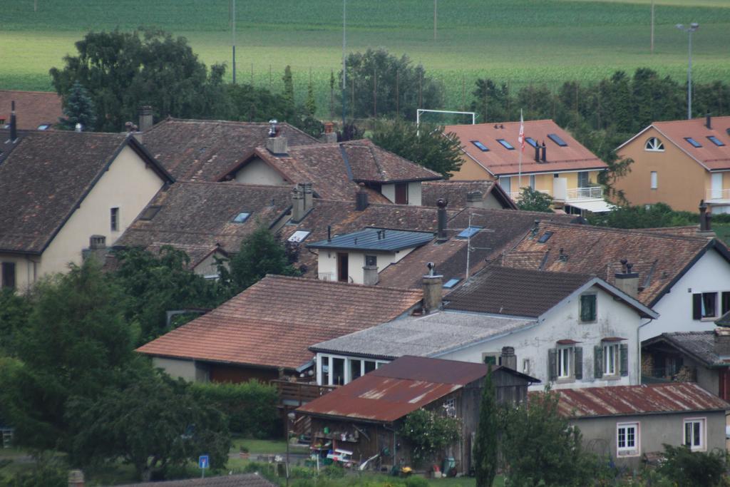 Au Coeur Du Vignoble Sur Bursins Bed and Breakfast Εξωτερικό φωτογραφία
